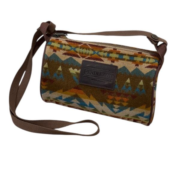 Pendleton Travel Kit In Solstice Canyon - Picture 2 of 10